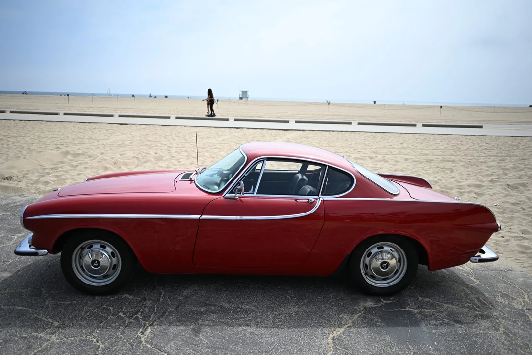 1965 Volvo 1800S - Image 8 of 31