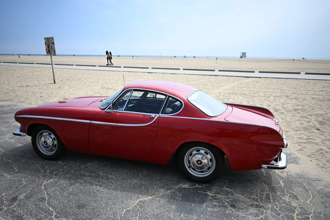 1965 Volvo 1800S - Image 9 of 31