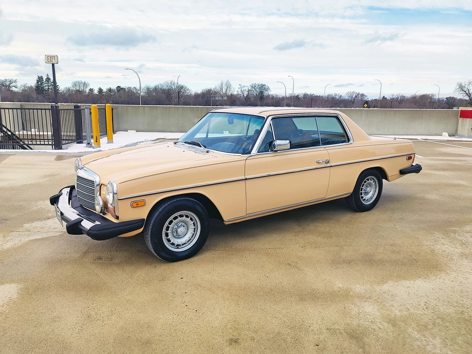 1976 Mercedes-Benz W114 & W115 - Image 2 of 31