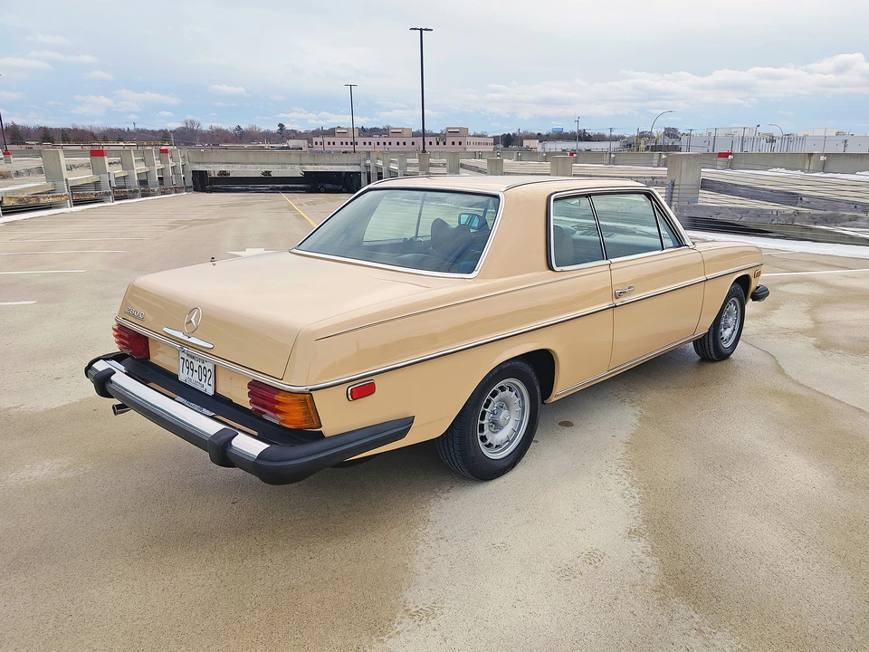 1976 Mercedes-Benz W114 & W115 - Image 6 of 31