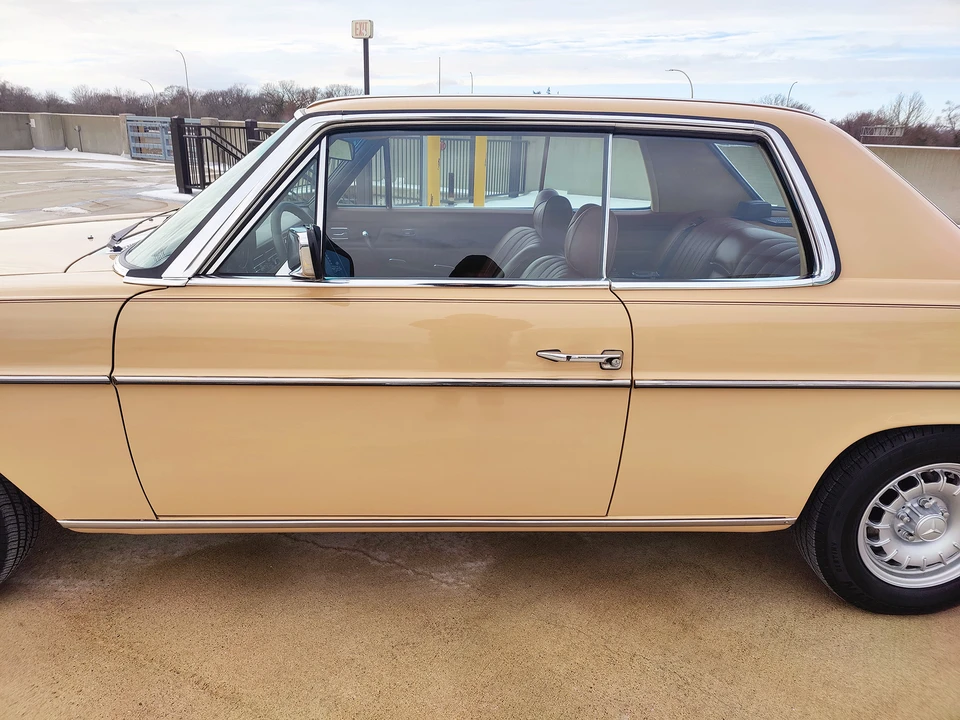 1976 Mercedes-Benz W114 & W115 - Image 11 of 31