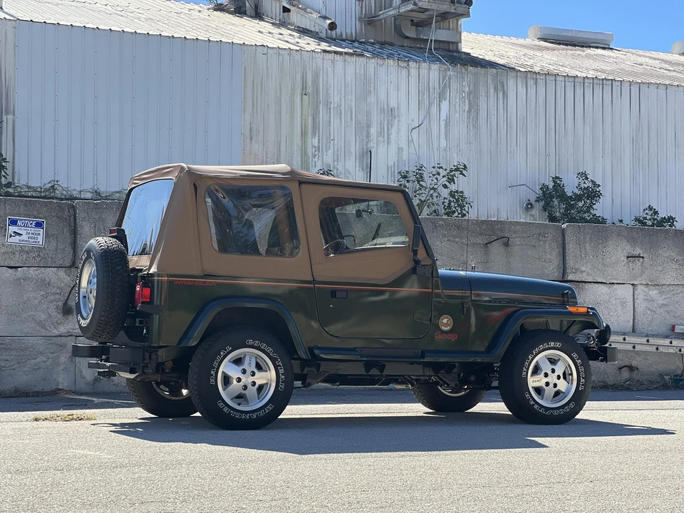 1995 Jeep YJ Wrangler - Image 22 of 31