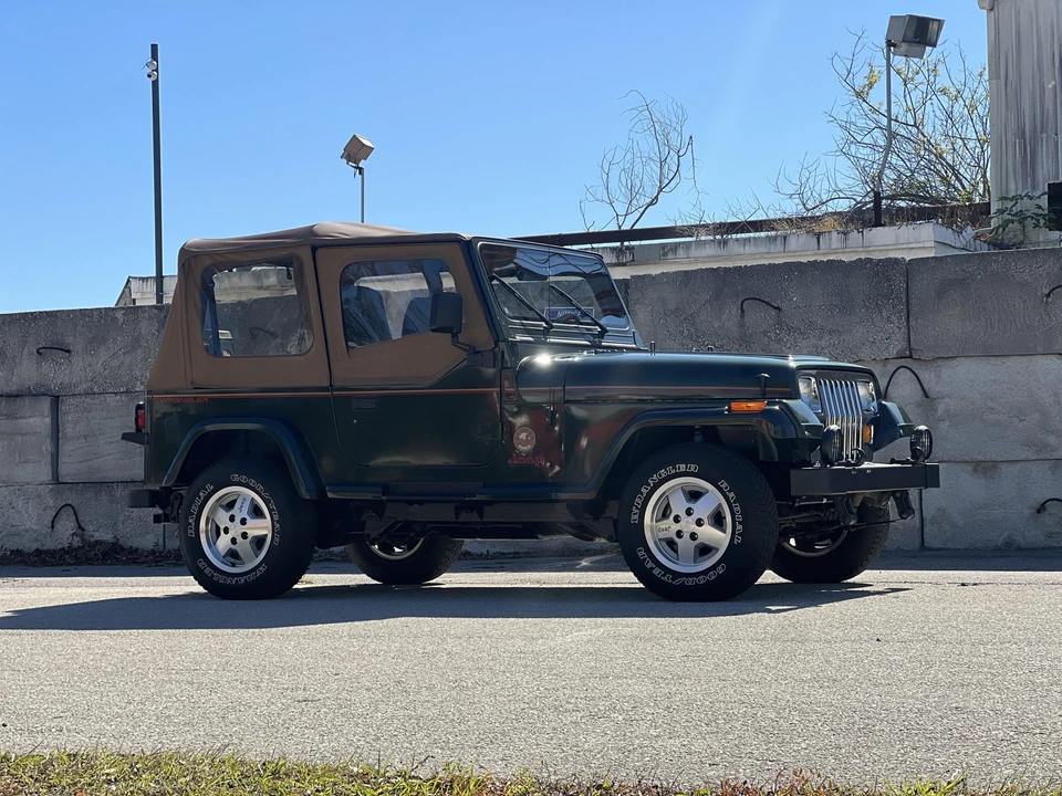 1995 Jeep YJ Wrangler - Image 26 of 31