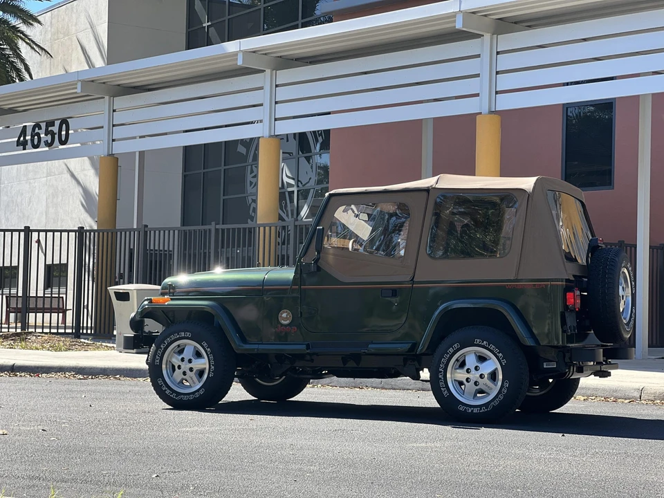 1995 Jeep YJ Wrangler - Image 12 of 31