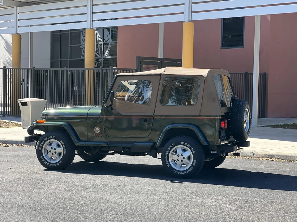 1995 Jeep YJ Wrangler - Image 13 of 31