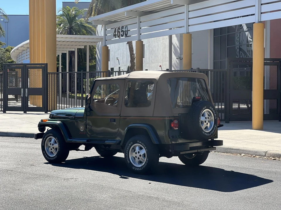1995 Jeep YJ Wrangler - Image 14 of 31