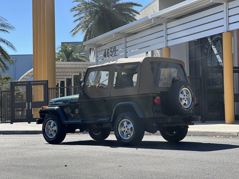 1995 Jeep YJ Wrangler - Image 15 of 31