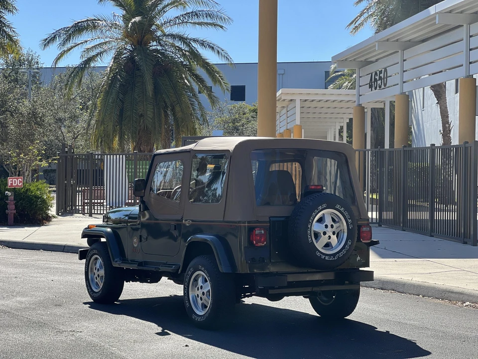 1995 Jeep YJ Wrangler - Image 18 of 31