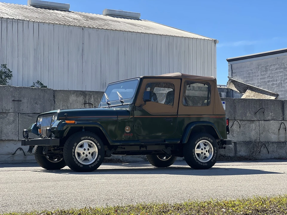 1995 Jeep YJ Wrangler - Image 7 of 31