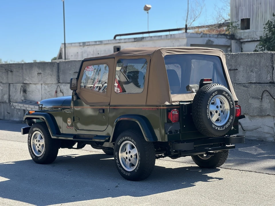 1995 Jeep YJ Wrangler - Image 17 of 31
