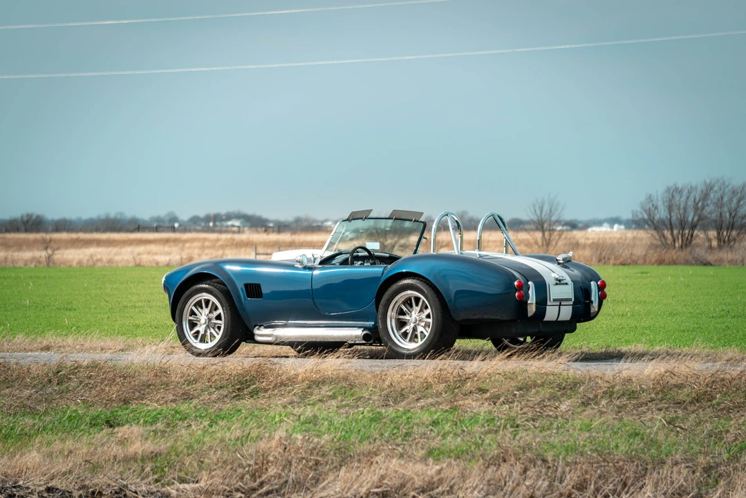 Shelby Cobra Replica - Image 11 of 31