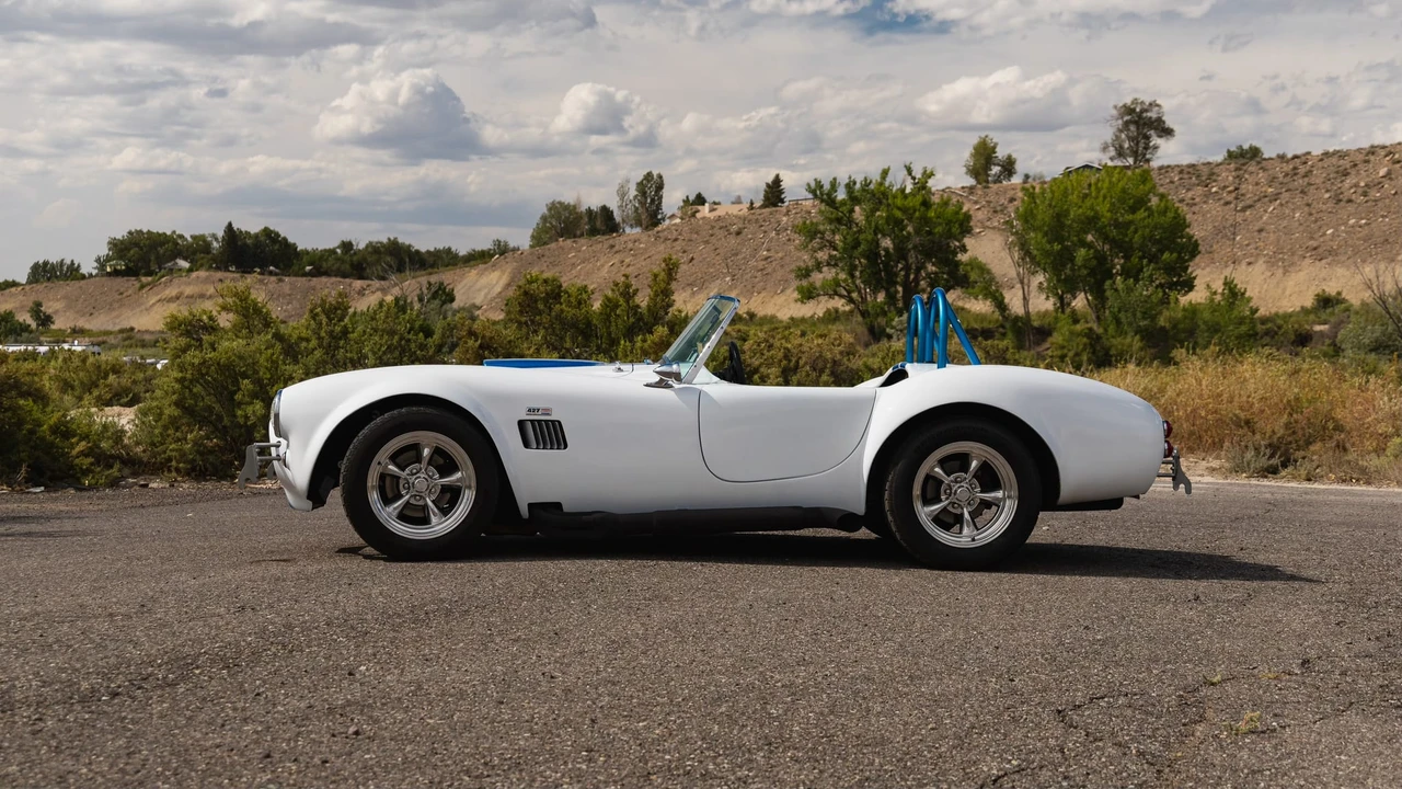 Shelby Cobra Replica - Image 11 of 31