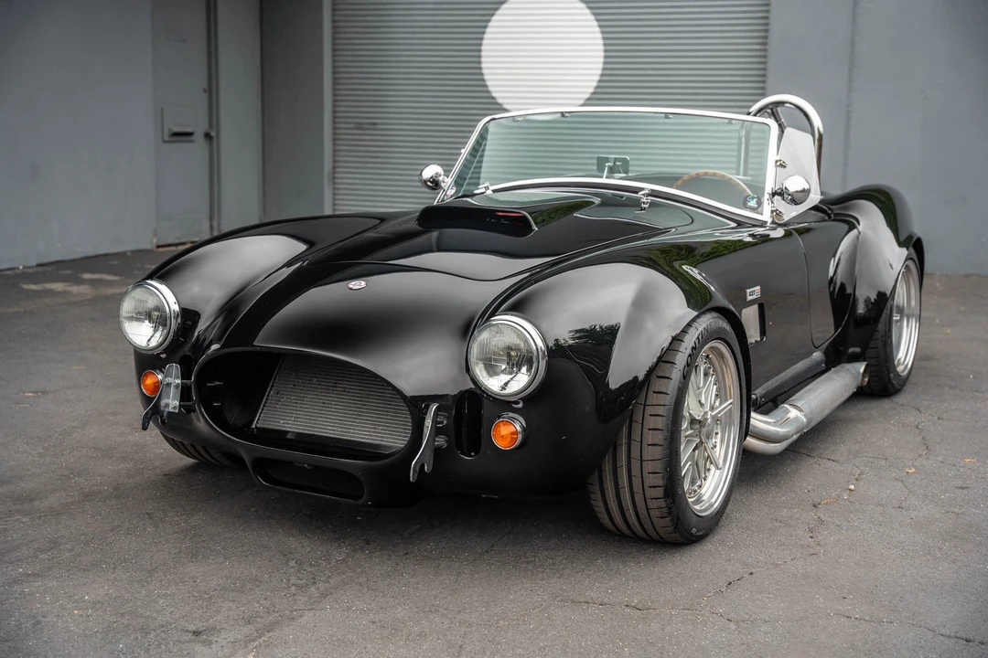 Shelby Cobra Replica - Image 2 of 31
