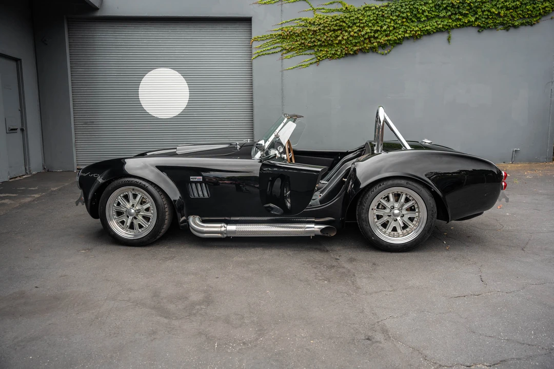 Shelby Cobra Replica - Image 10 of 31