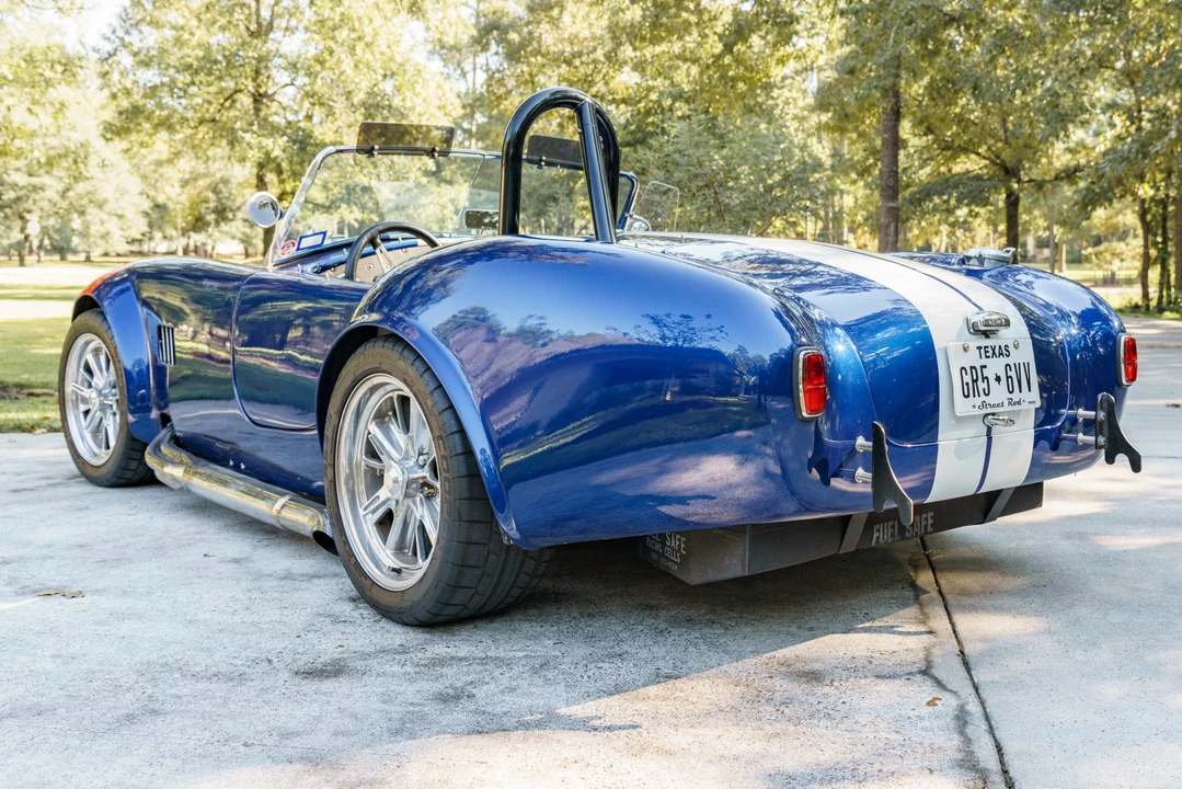 Shelby Cobra Replica - Image 6 of 31