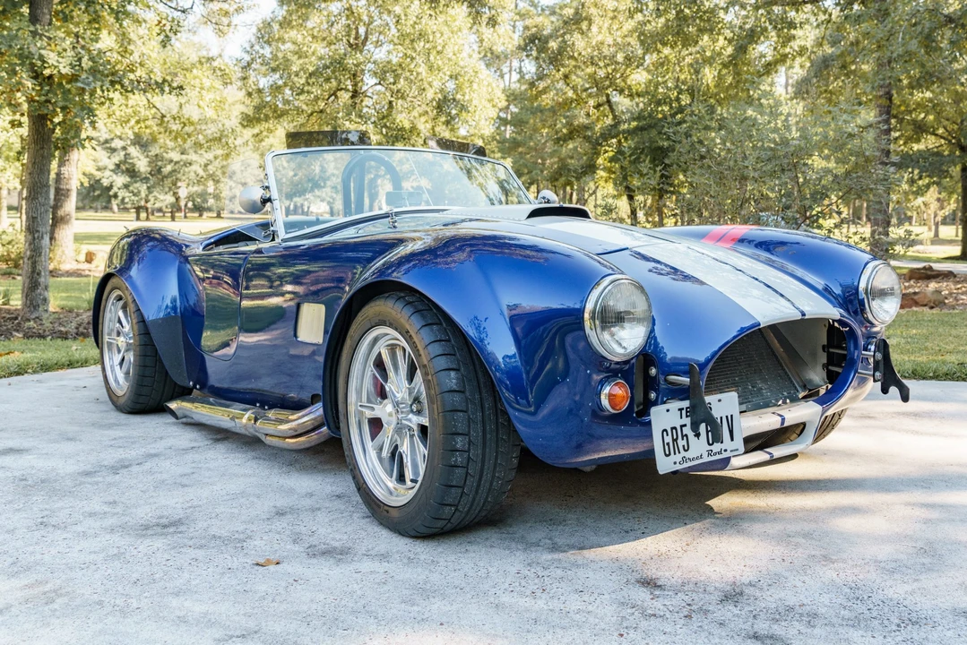 Shelby Cobra Replica - Image 2 of 31