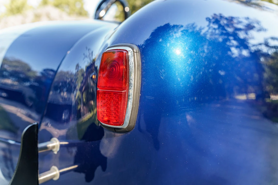 Shelby Cobra Replica - Image 25 of 31