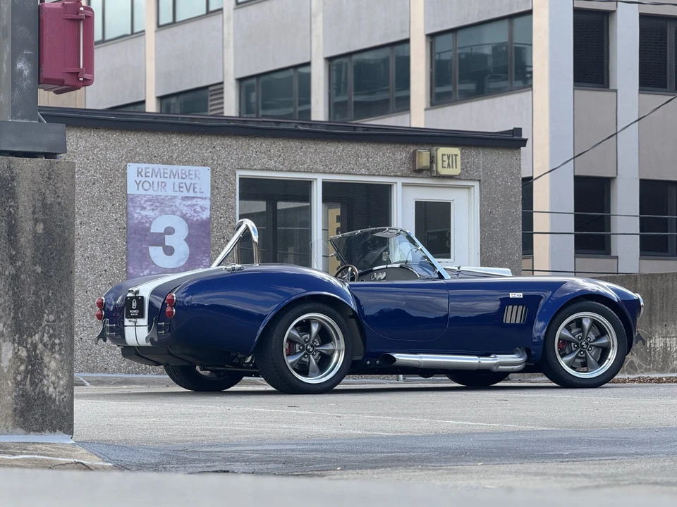 Shelby Cobra Replica - Image 24 of 31