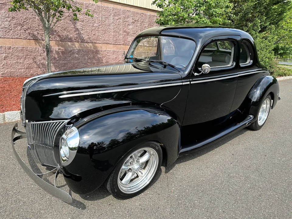 Ford Standard & Deluxe & Super Deluxe - Image 4 of 31