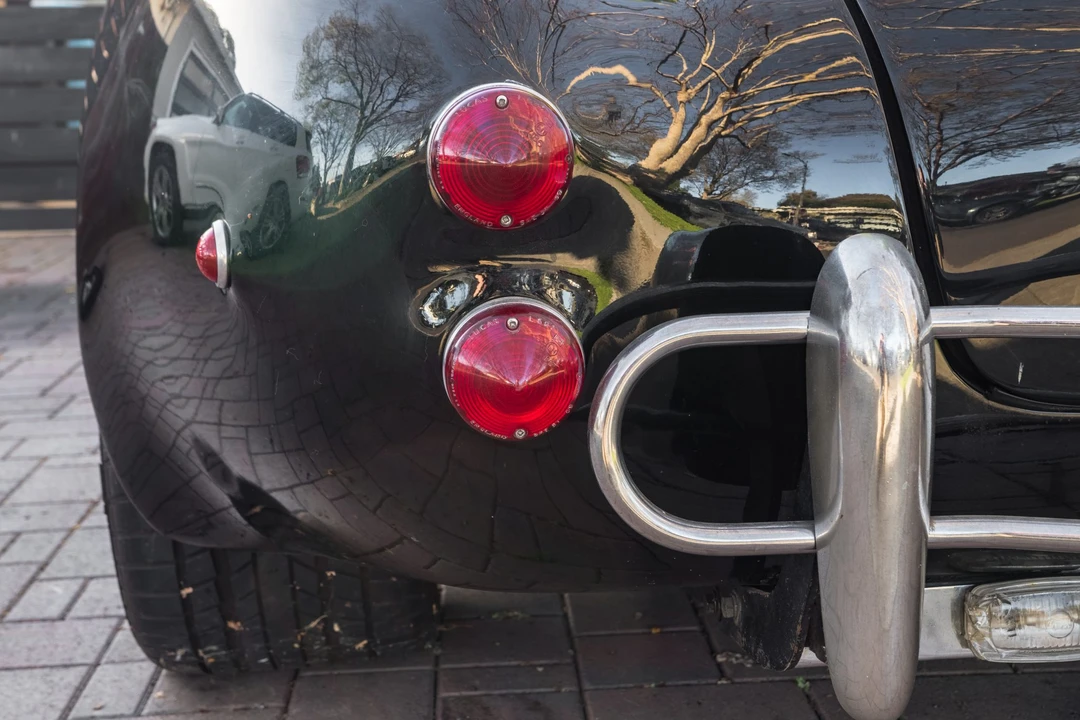 Shelby Cobra Replica - Image 11 of 31