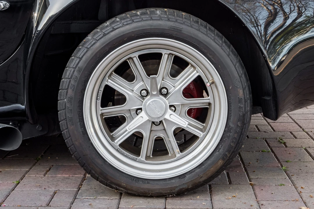 Shelby Cobra Replica - Image 25 of 31
