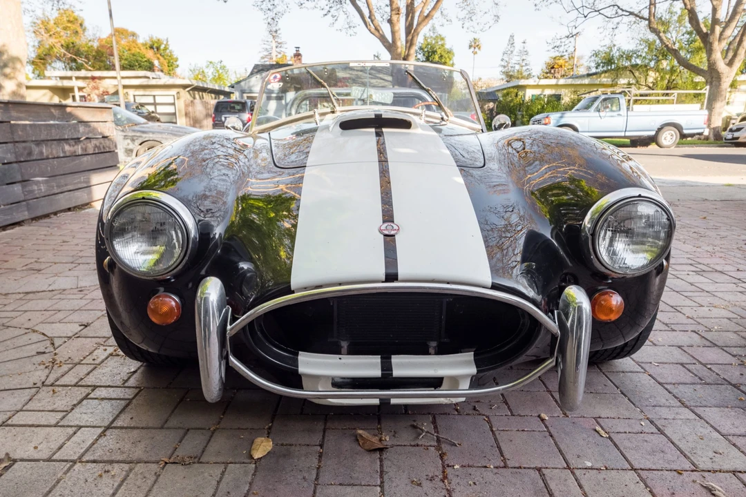 Shelby Cobra Replica - Image 2 of 31