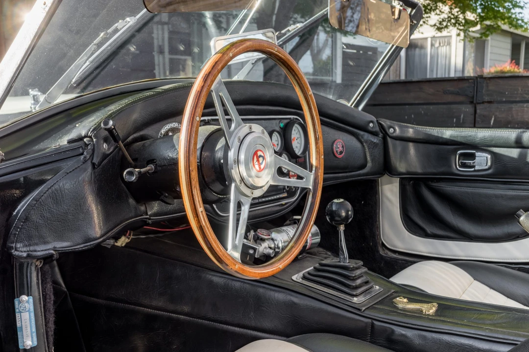 Shelby Cobra Replica - Image 30 of 31