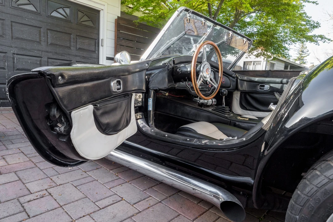 Shelby Cobra Replica - Image 28 of 31