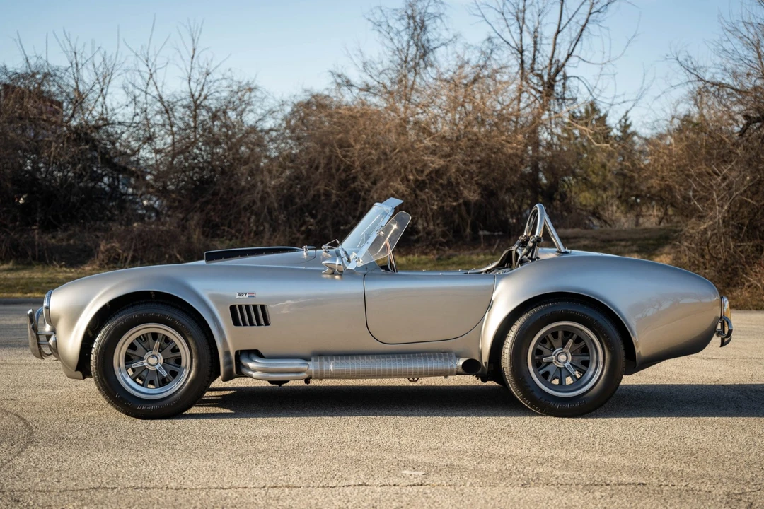 Shelby Cobra Replica - Image 15 of 31