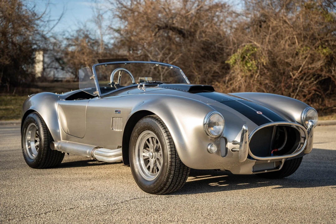 Shelby Cobra Replica - Image 7 of 31