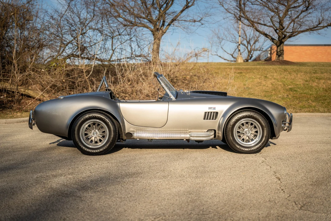 Shelby Cobra Replica - Image 9 of 31