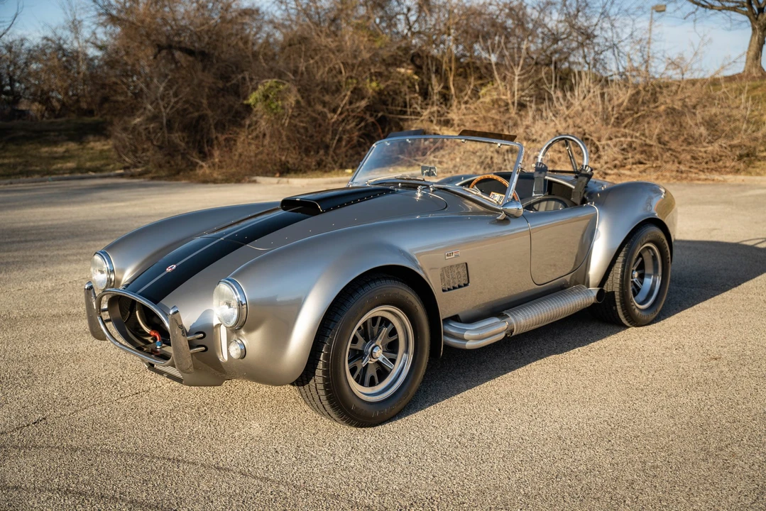 Shelby Cobra Replica - Image 3 of 31