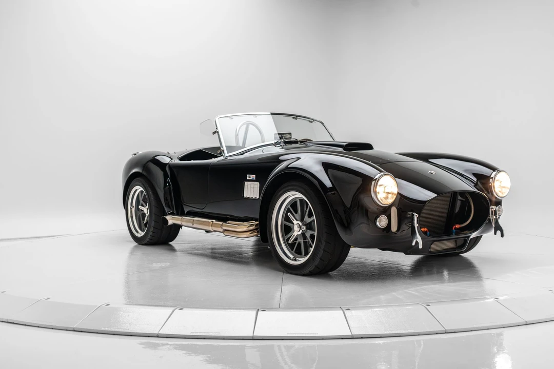 Shelby Cobra Replica - Image 23 of 31