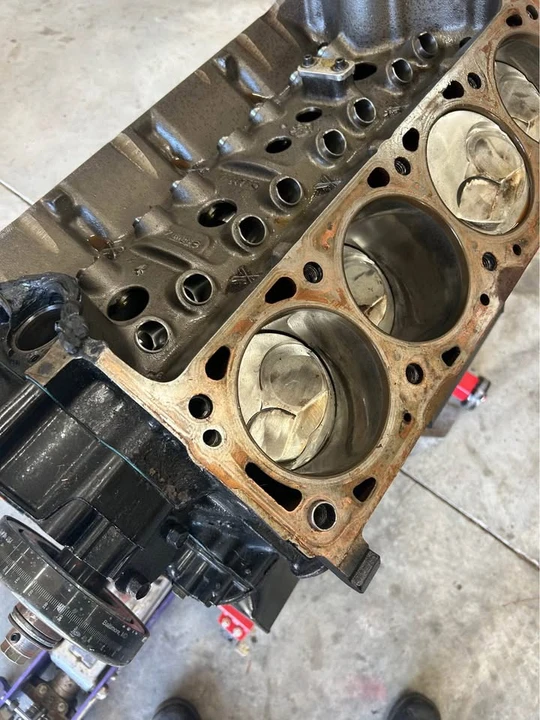 Parts & Memorabilia Engines - Image 2 of 3