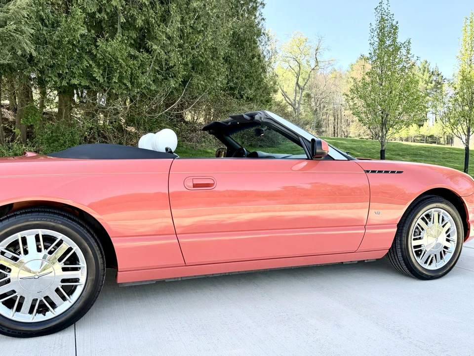 2003 Ford Thunderbird 11th Gen - Image 27 of 31