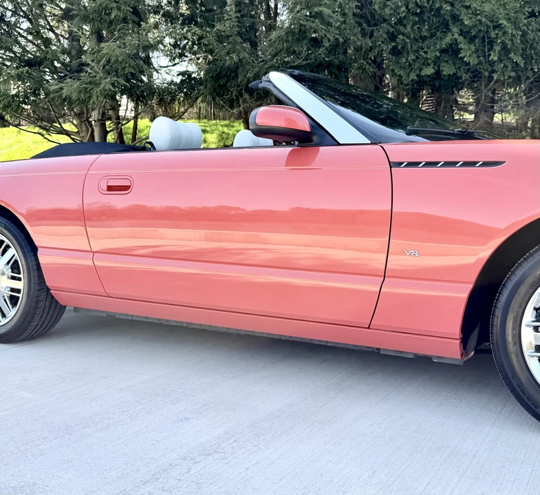 2003 Ford Thunderbird 11th Gen - Image 23 of 31