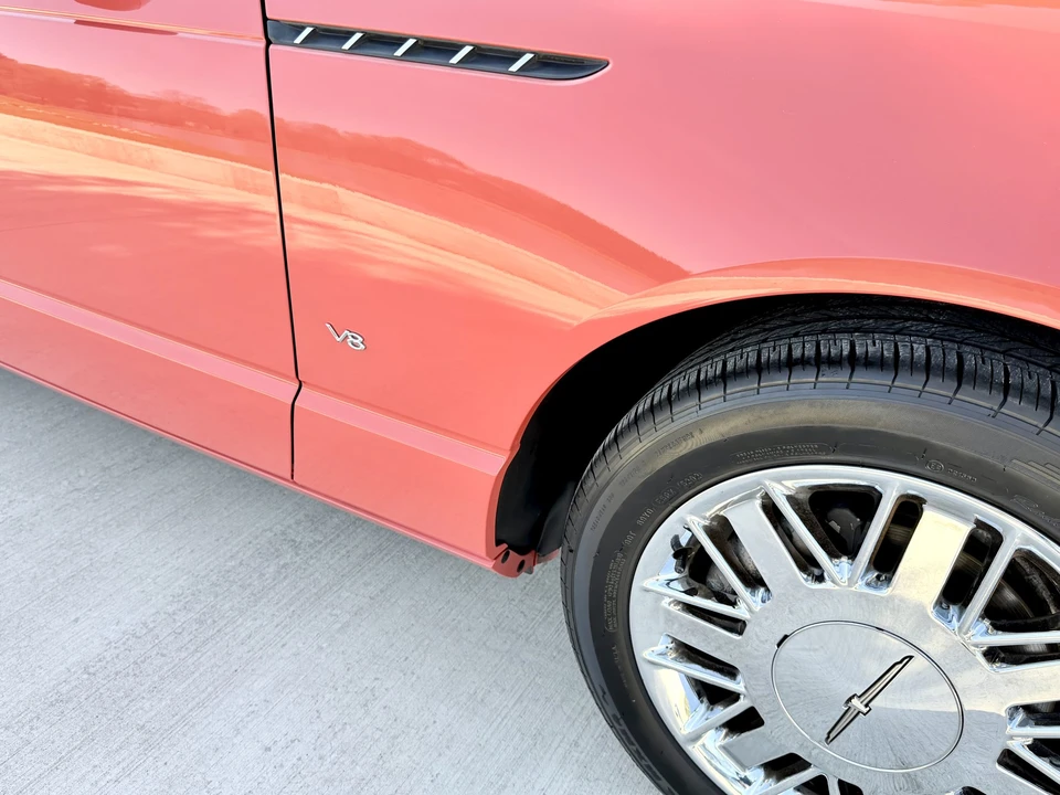 2003 Ford Thunderbird 11th Gen - Image 22 of 31