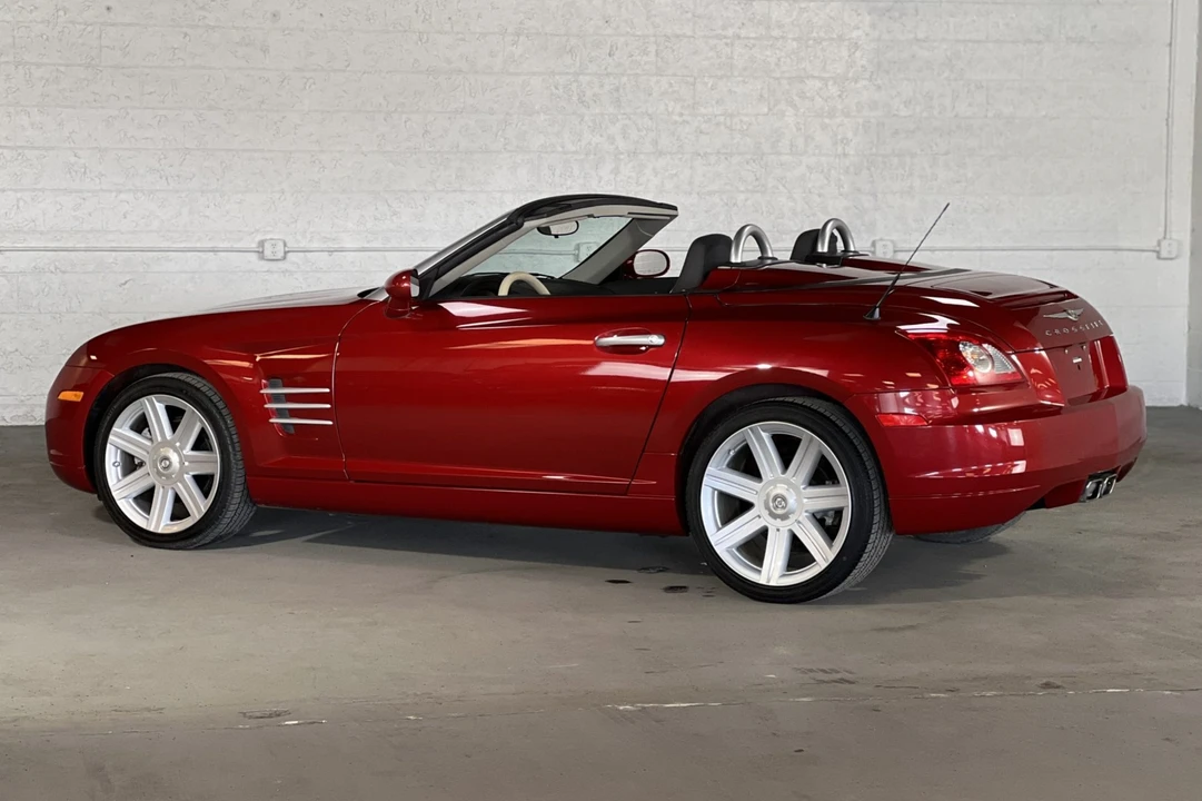 2005 Chrysler Crossfire - Image 8 of 31