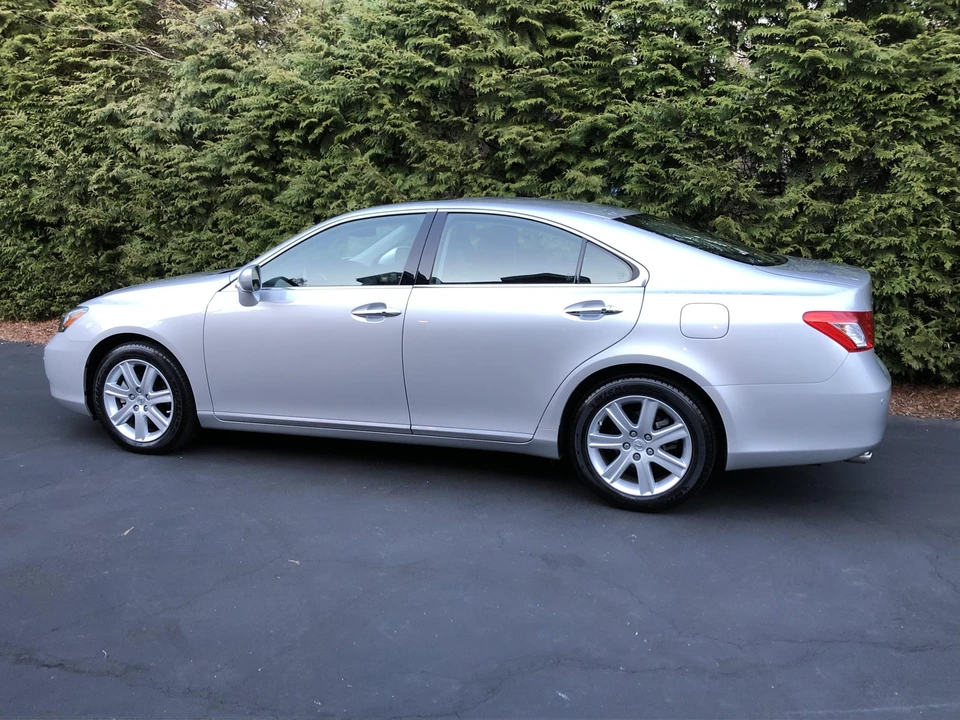 2009 Lexus ES 5th Gen - Image 5 of 31