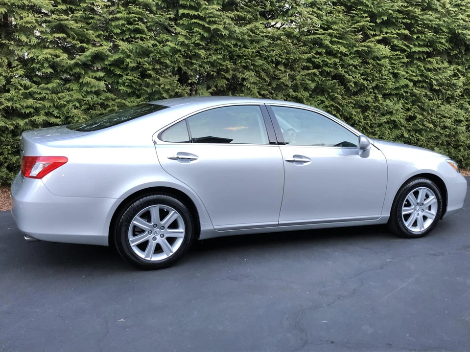 2009 Lexus ES 5th Gen - Image 10 of 31