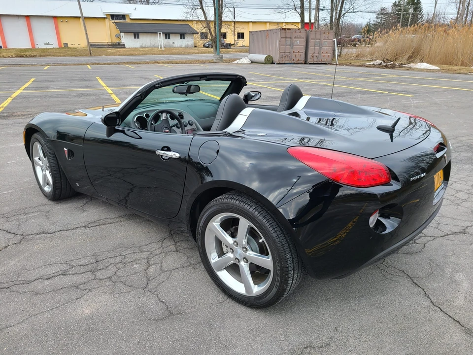 2009 Pontiac Solstice - Image 15 of 31