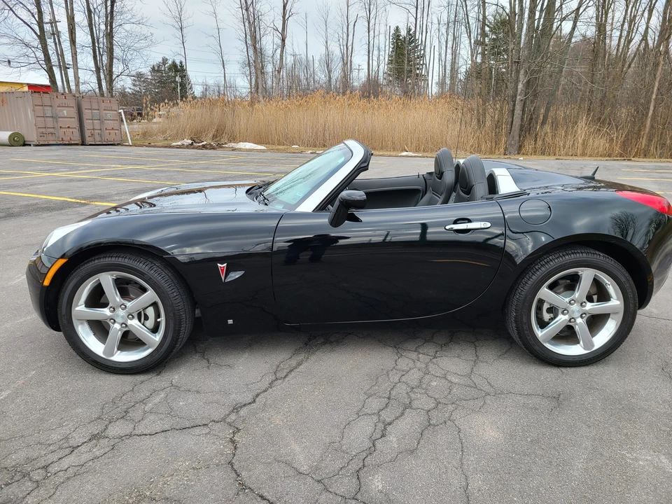 2009 Pontiac Solstice - Image 10 of 31