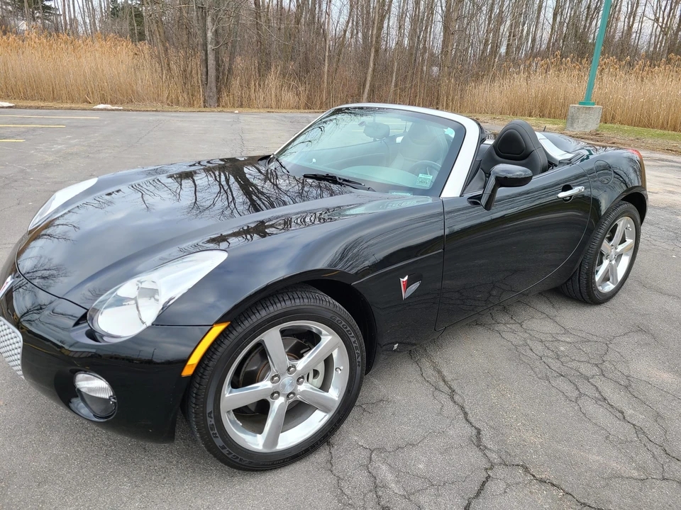 2009 Pontiac Solstice - Image 9 of 31