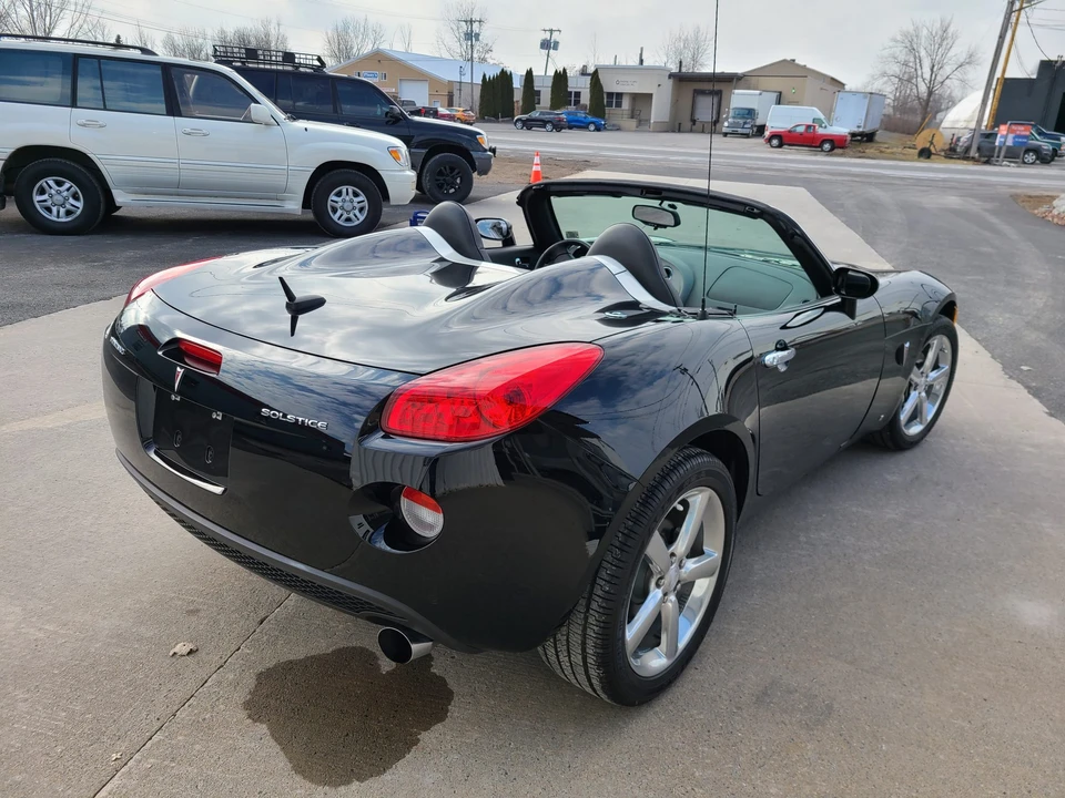 2009 Pontiac Solstice - Image 18 of 31
