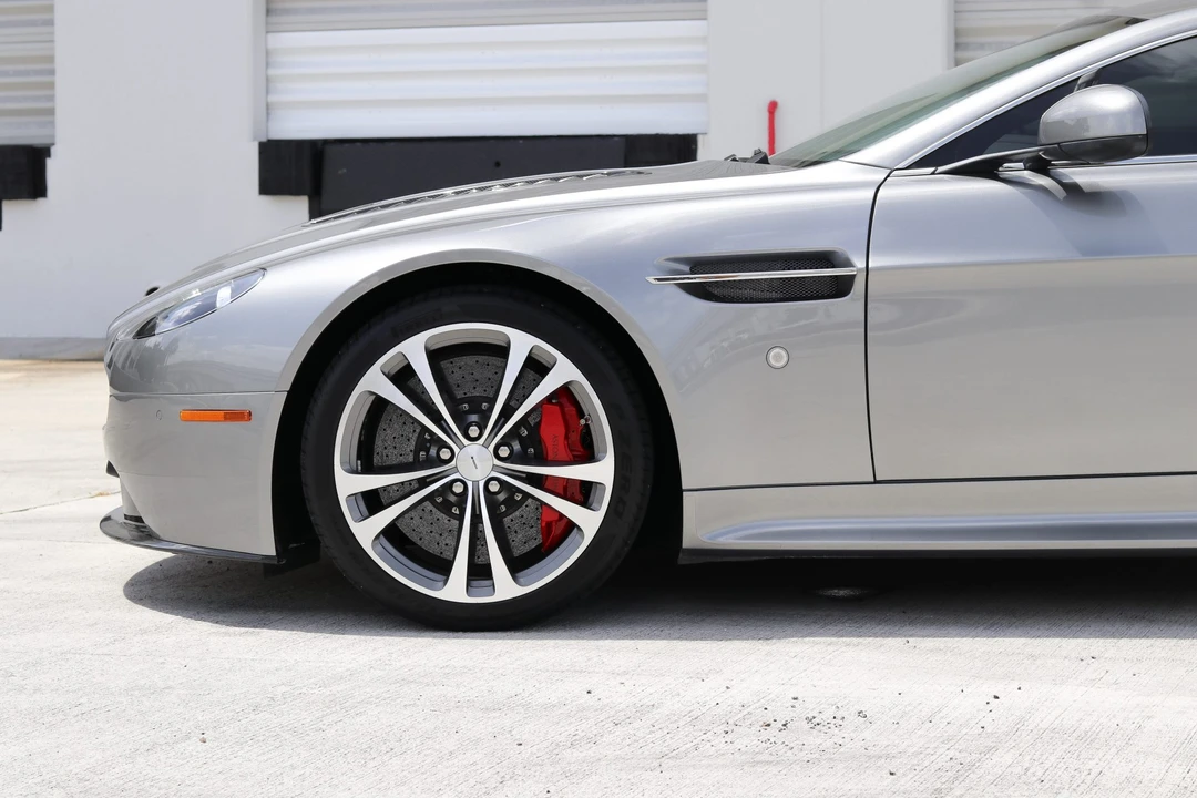 2012 Aston Martin V12 Vantage (2010-2018) - Image 22 of 31