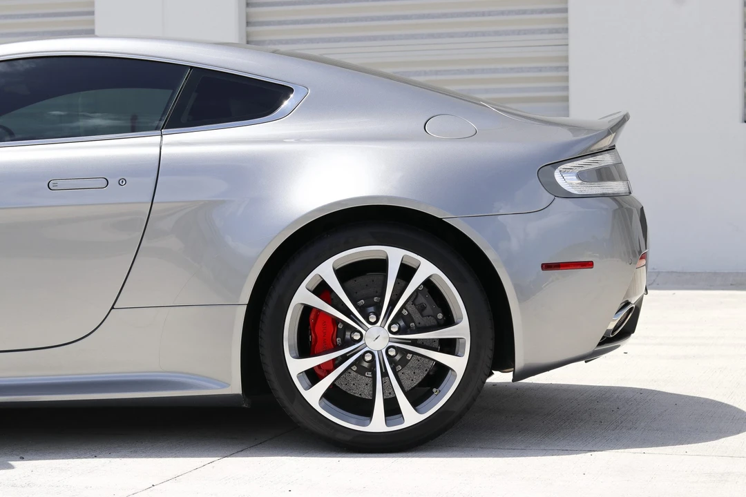 2012 Aston Martin V12 Vantage (2010-2018) - Image 23 of 31