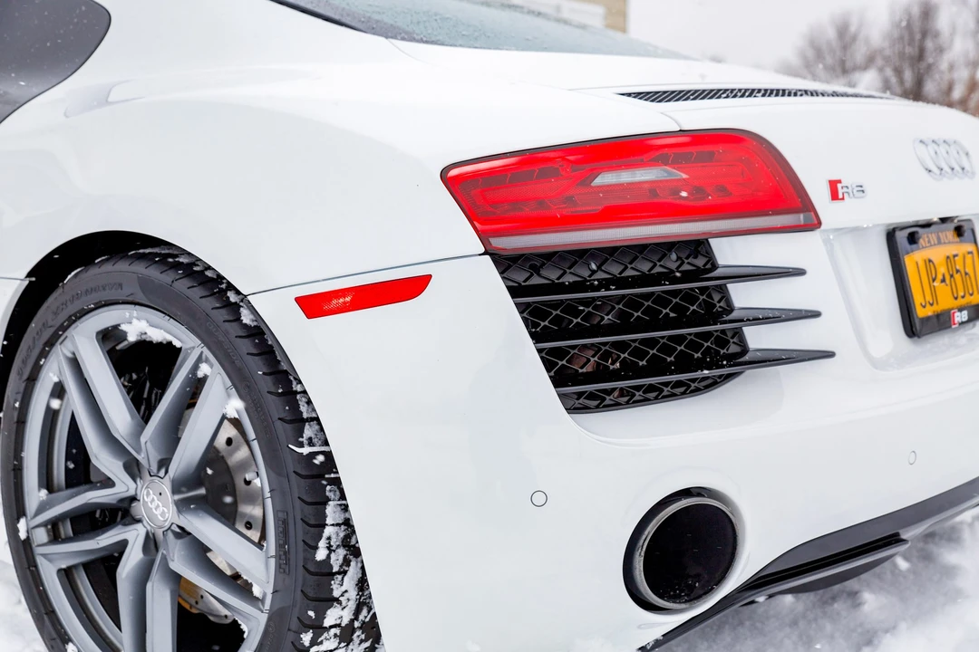 2015 Audi 42 R8 - Image 24 of 31
