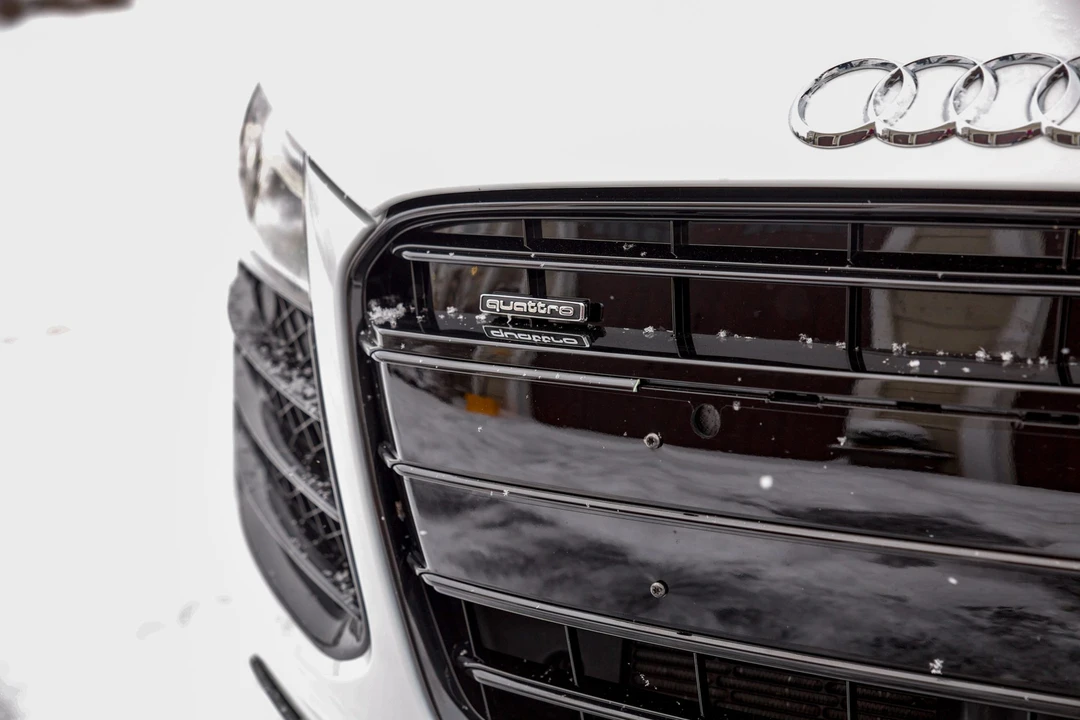 2015 Audi 42 R8 - Image 12 of 31