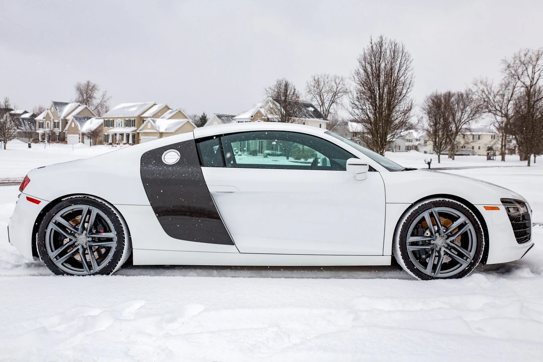 2015 Audi 42 R8 - Image 9 of 31