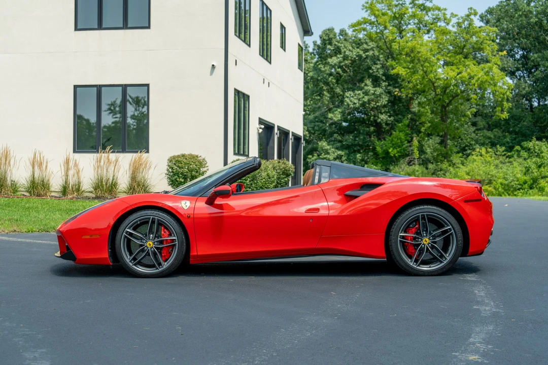 2016 Ferrari 488 Spider - Image 9 of 31